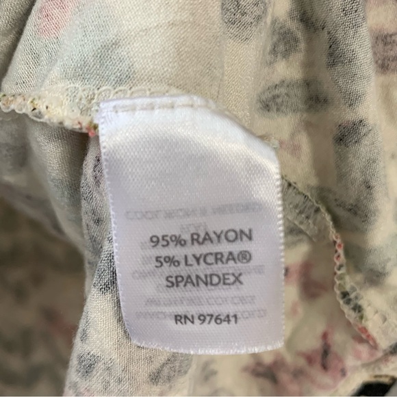 J. Jill Wearever Collection scoop neck multi abstract leaf top. Size L - Picture 8 of 9